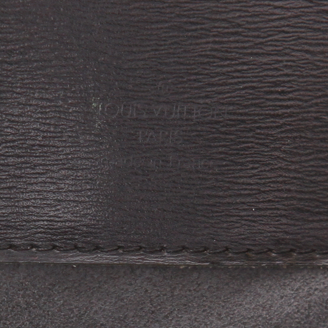 Louis Vuitton Cluny handbag in black epi leather - Detail D2