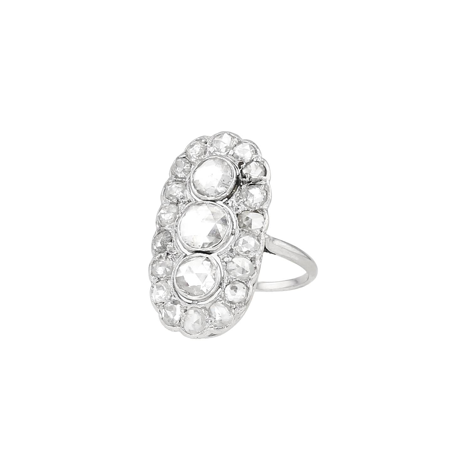 Bague Vintage  en or blanc et diamants - 00pp