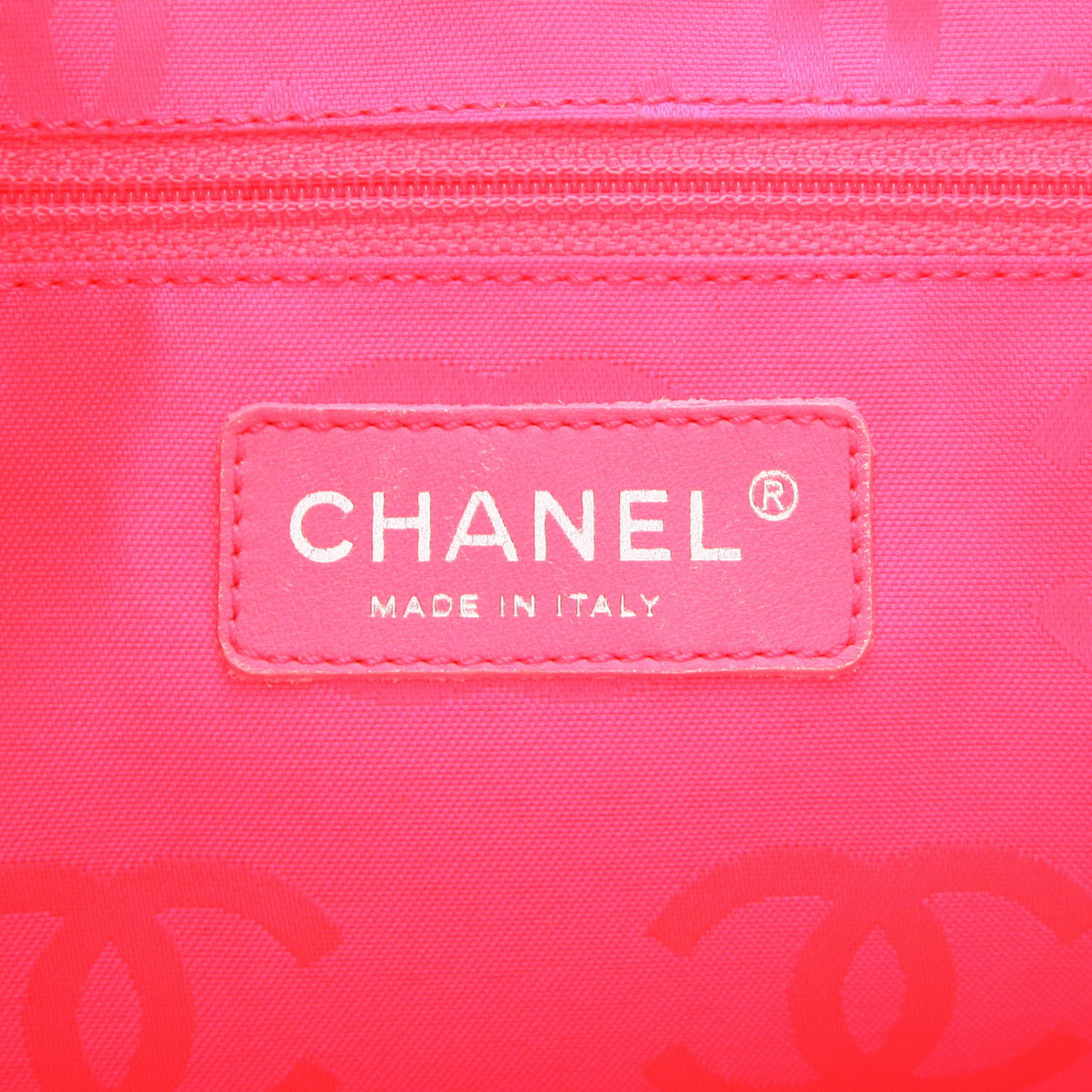 Bolso Cabás Chanel  Cambon en cuero acolchado negro - Detail D2