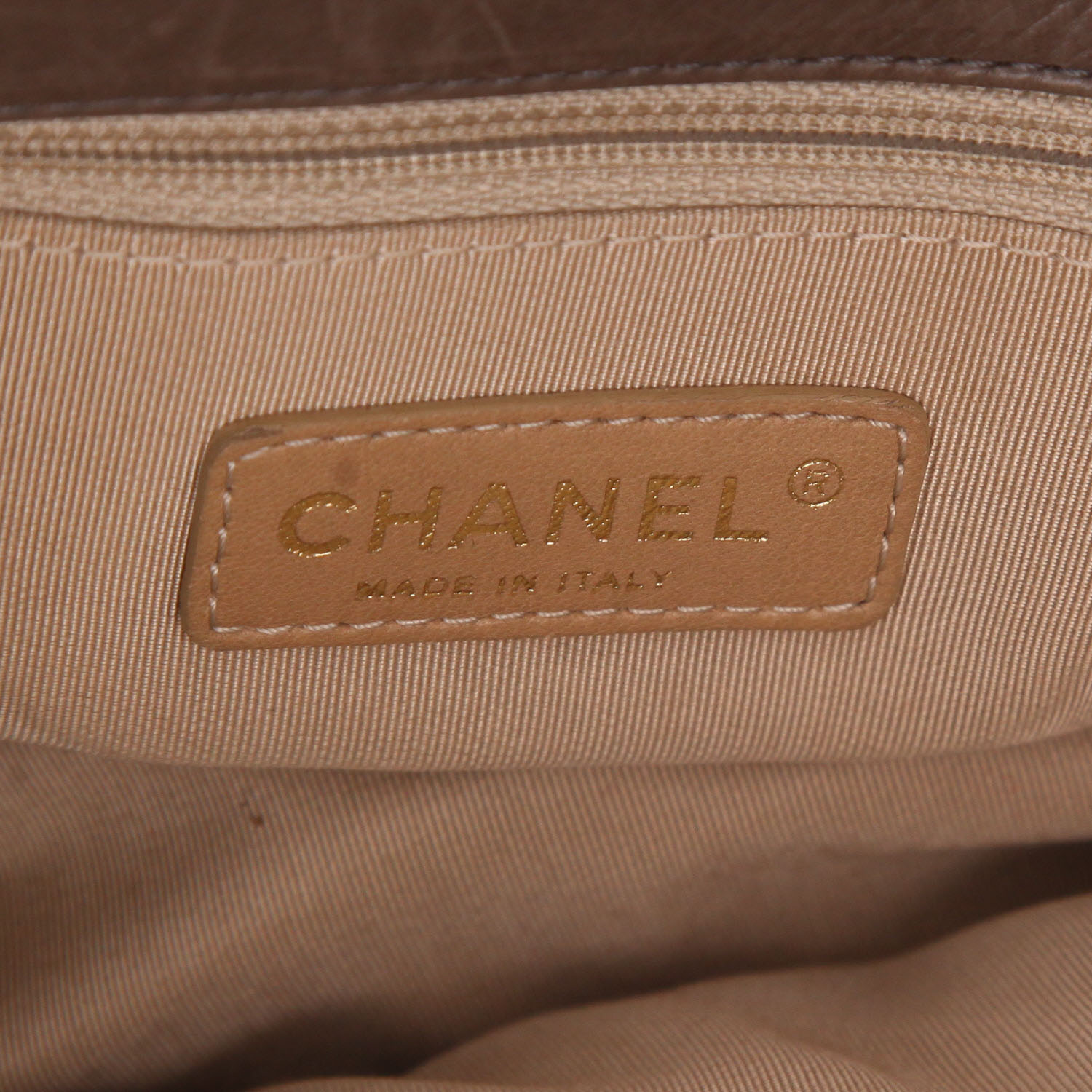 Sac à main Chanel   en cuir matelassé marron - Detail D2