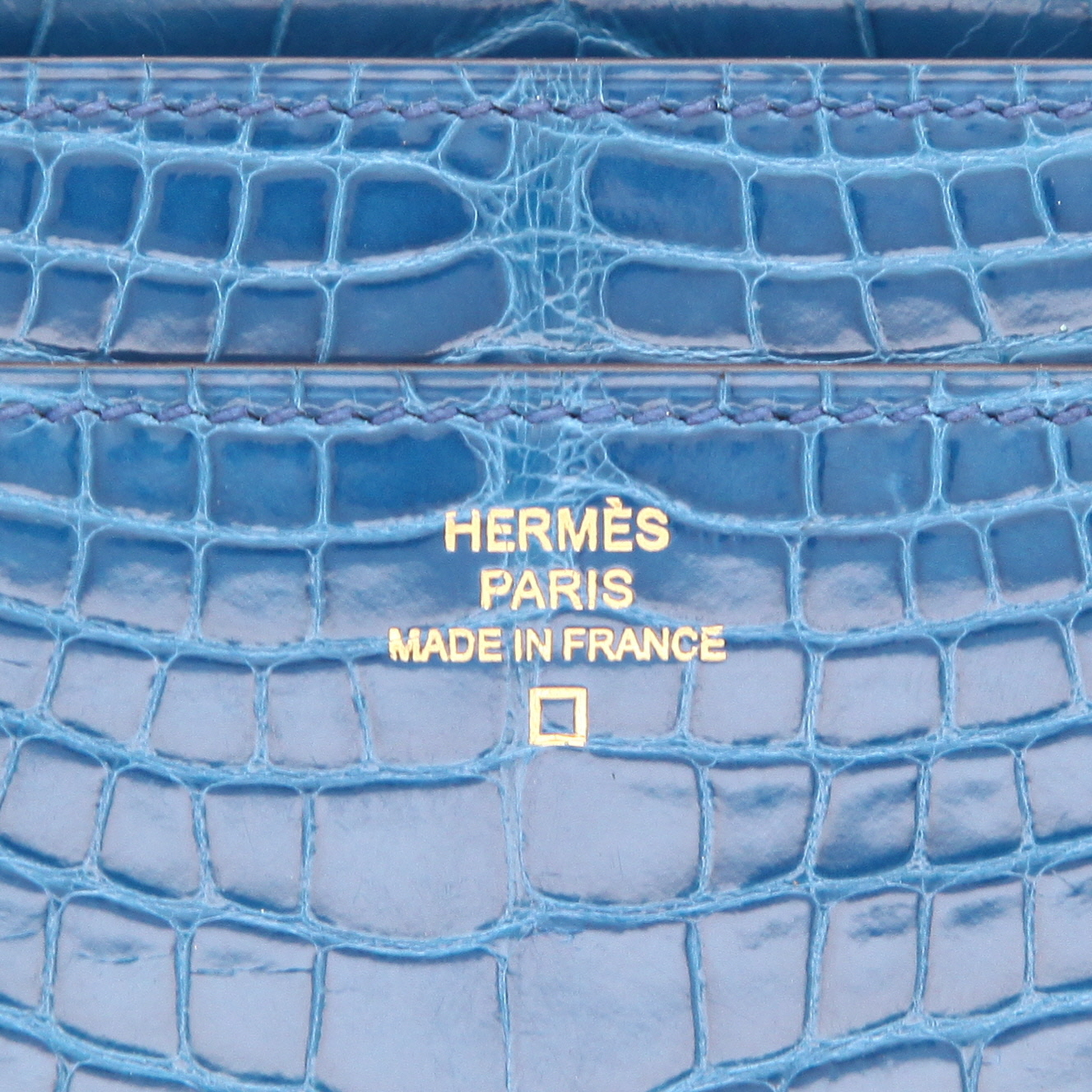 Portefeuille Hermès  Constance Wallet en alligator bleu - Detail D2