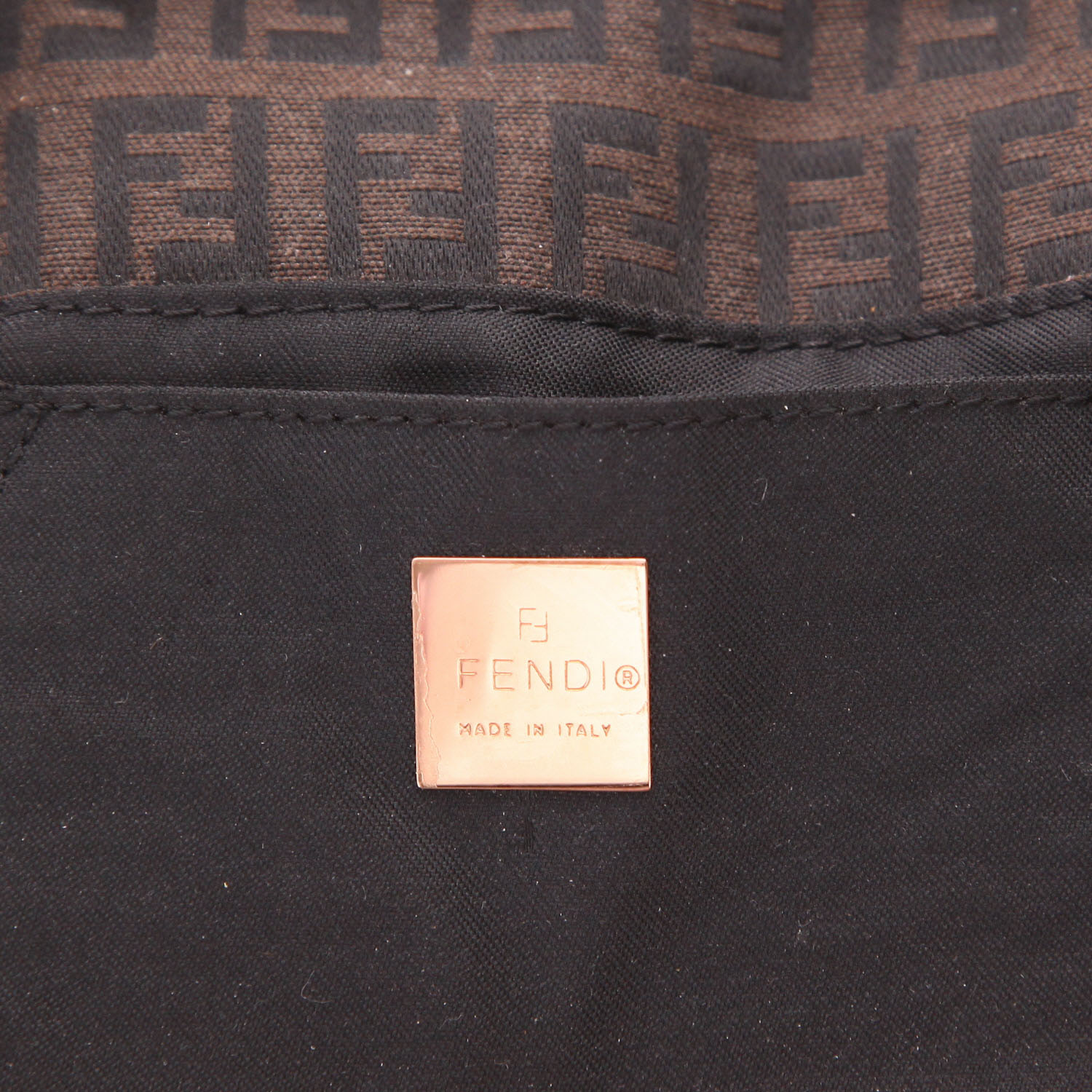 Bolso de mano Fendi  Mini Baguette en lona monogram marrón - Detail D2