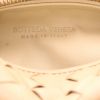 Borsa Bottega Veneta  Jodie mini  in pelle intrecciata beige - Detail D2 thumbnail