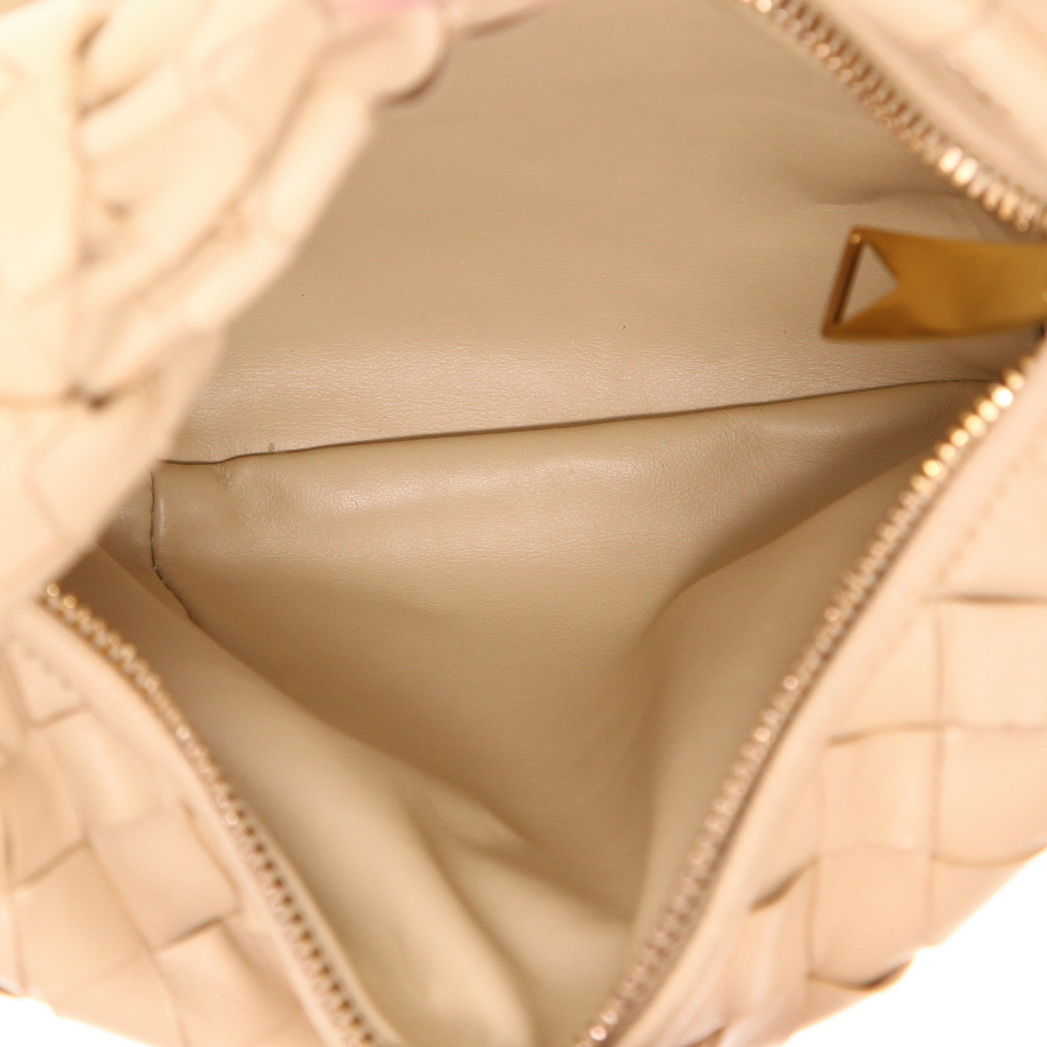 Sac à main Bottega Veneta Jodie mini en cuir intrecciato beige - Detail D3