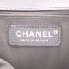 Chanel  Boy shoulder bag  in grey quilted leather - Detail D2 thumbnail