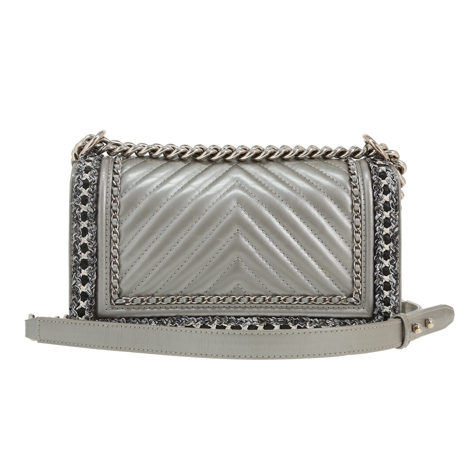Chanel Boy shoulder bag in grey quilted leather - Detail D4