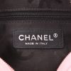 Bolso/bolsito Chanel  Cambon en cuero acolchado rosa y negro - Detail D2 thumbnail