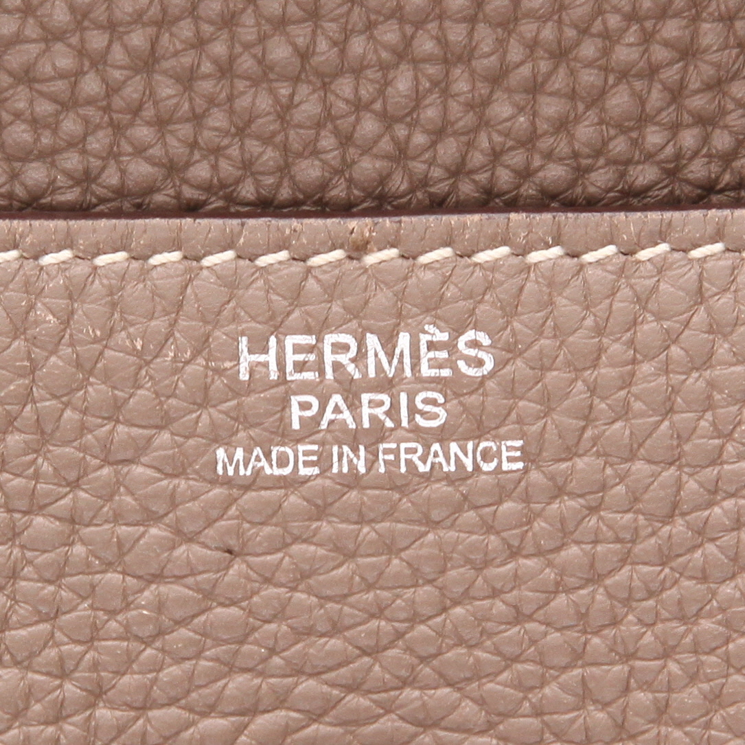 Hermès Lindy 30 cm handbag in etoupe togo leather - Detail D2