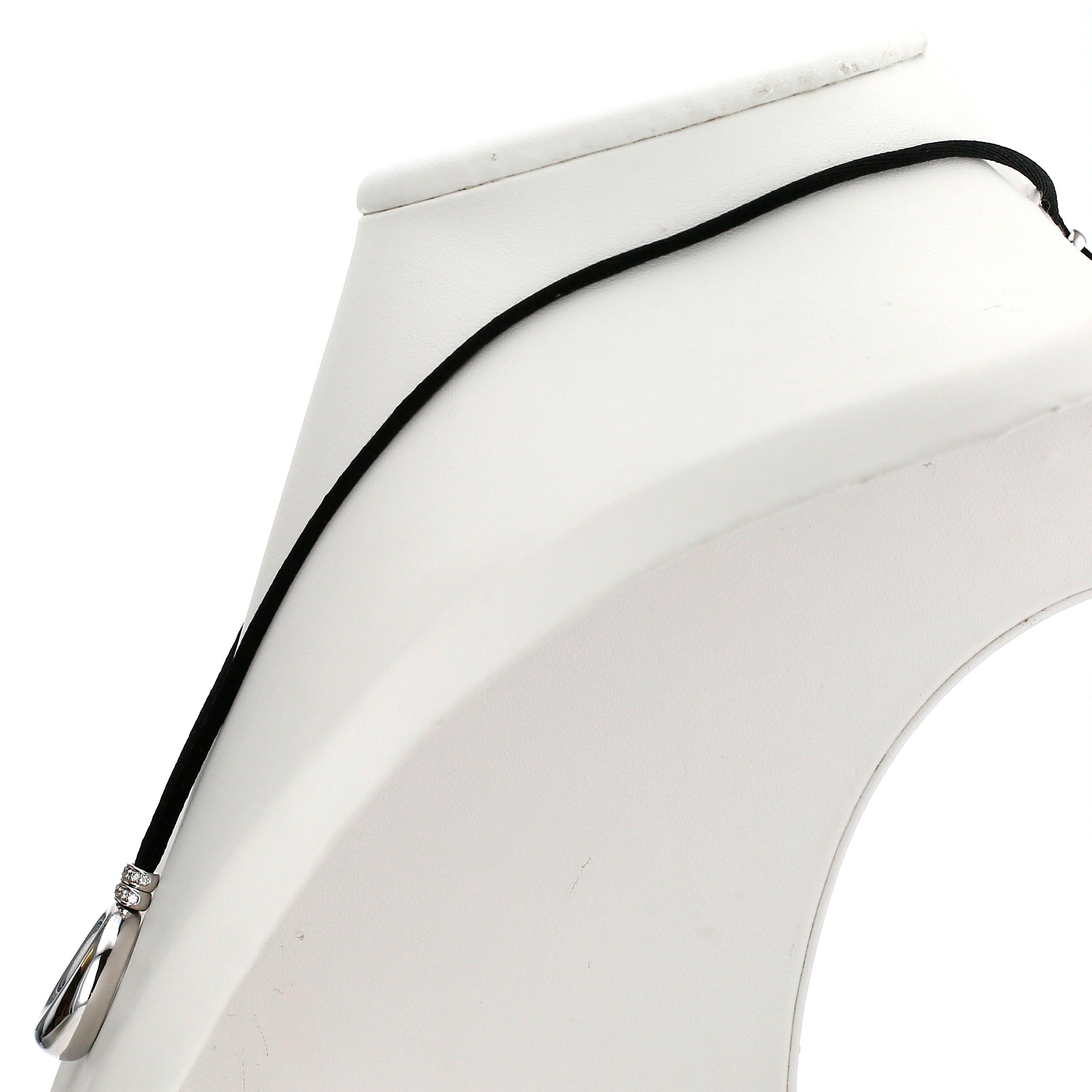 Chaumet Anneau pendant in white gold and diamonds - Detail D3