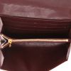 Billetera Louis Vuitton  Sarah en charol Monogram color burdeos - Detail D3 thumbnail