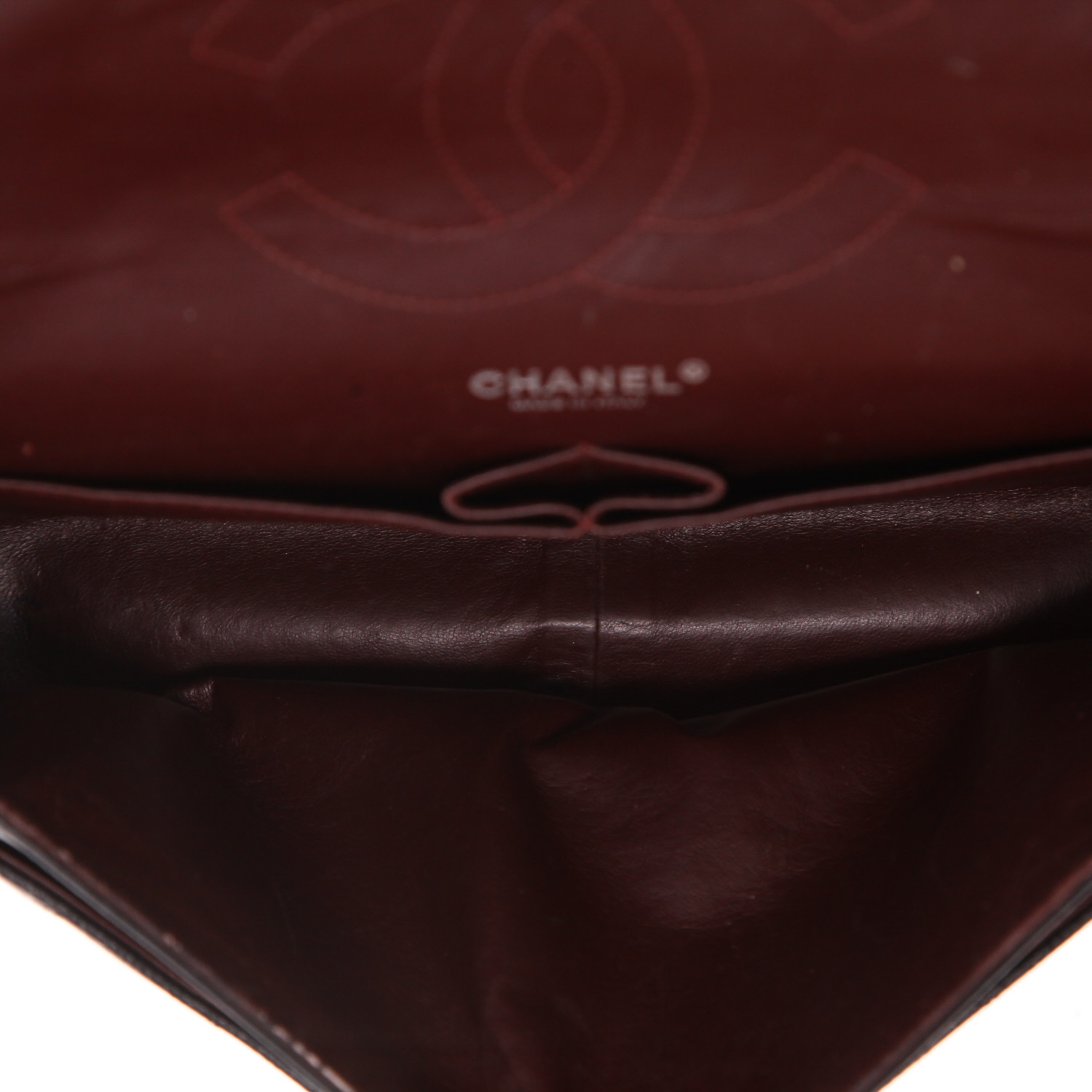 Bolso bandolera Chanel  Timeless Jumbo en cuero granulado acolchado negro - Detail D3