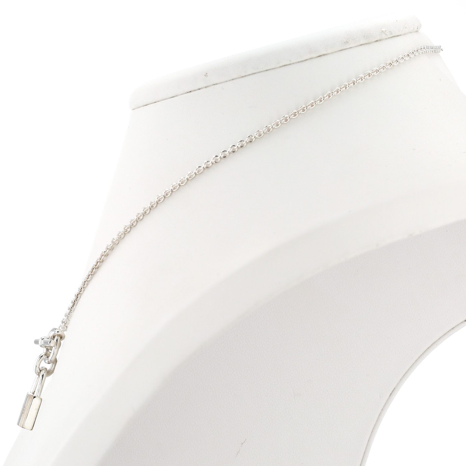 Hermès Amulettes Kelly necklace in silver - Detail D3