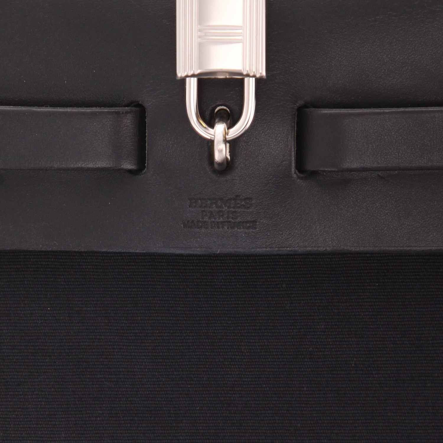 Sac à main Hermès  Herbag en toile noire et cuir noir - Detail D2