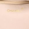 Chanel  Camera shoulder bag  in beige quilted leather - Detail D2 thumbnail