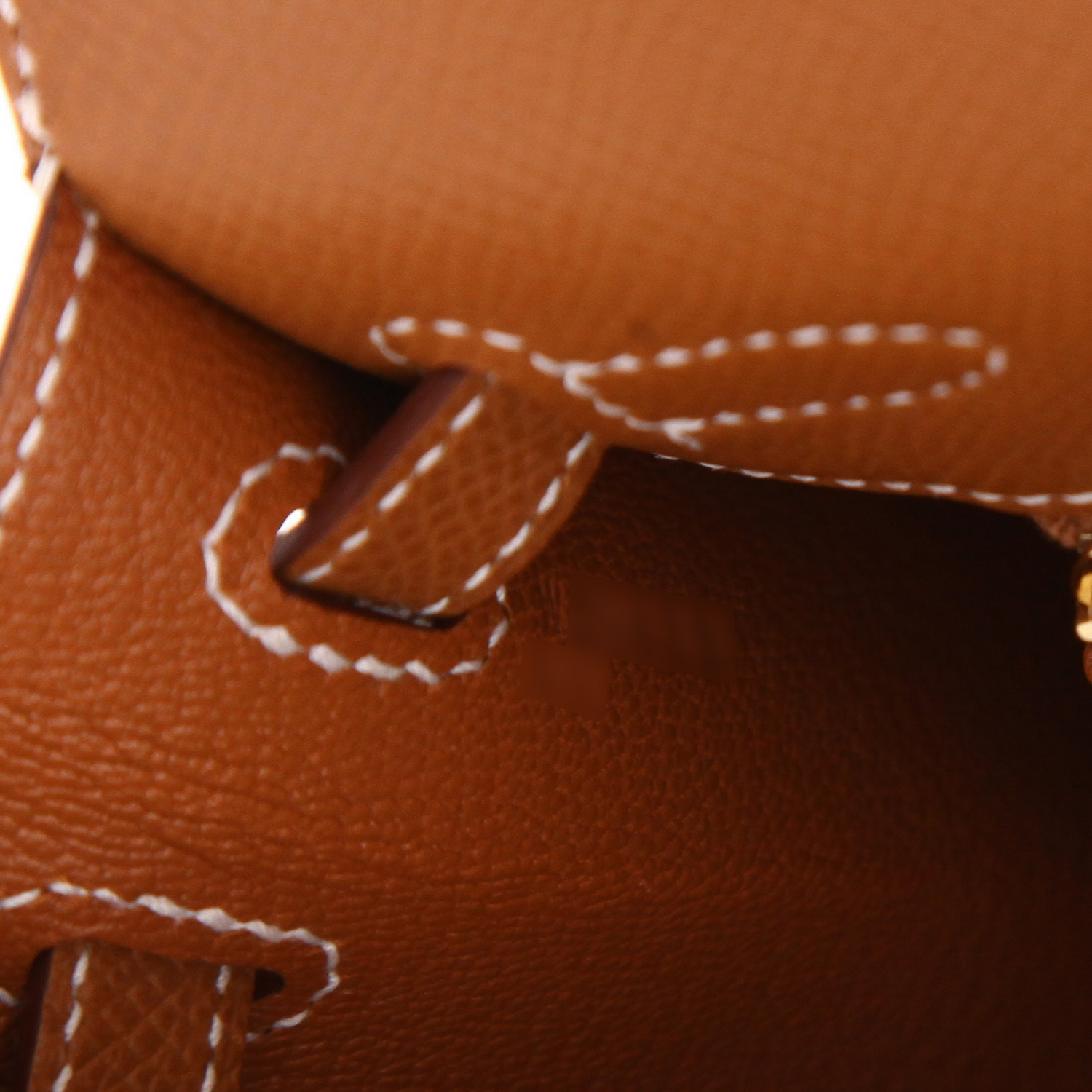 Hermès  Kelly 25 cm handbag  in gold epsom leather - Detail D4