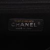 Chanel   shopping bag  in black quilted leather - Detail D2 thumbnail