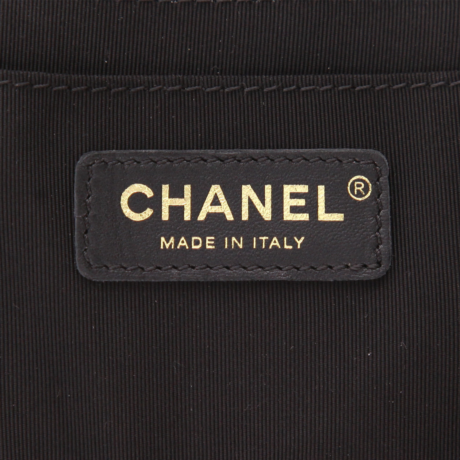 Mochila Chanel  Timeless en cuero acolchado negro - Detail D2