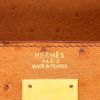 Hermès  Kelly 32 cm handbag  in gold ostrich leather - Detail D2 thumbnail