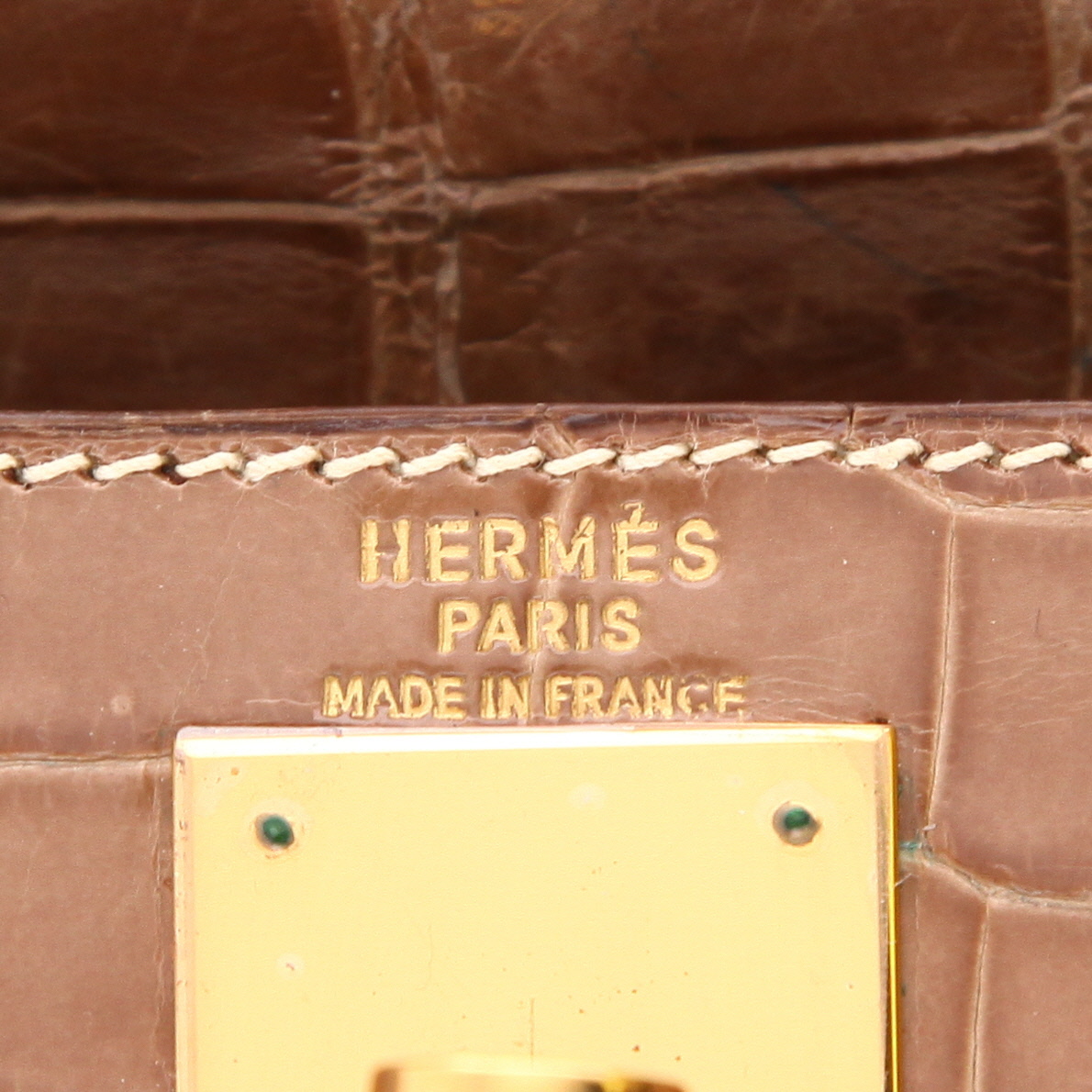 Hermès  Kelly 28 cm handbag  in Beige Ficelle crocodile - Detail D2