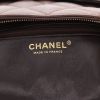 Borsa Chanel  Medaillon in pelle martellata e trapuntata marrone - Detail D2 thumbnail