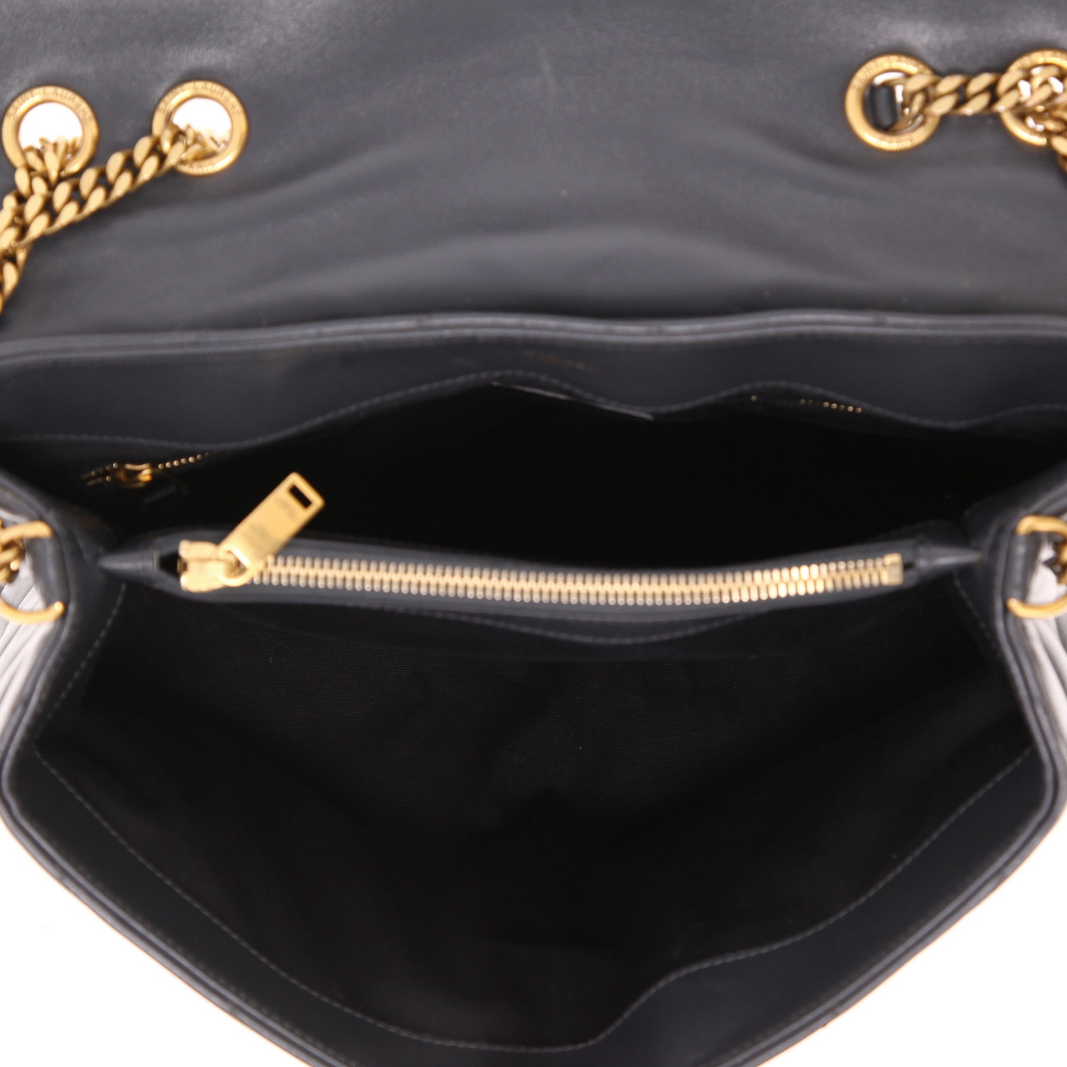 Bolso bandolera Saint Laurent  Loulou modelo grande  en cuero acolchado con motivos de espigas gris - Detail D3