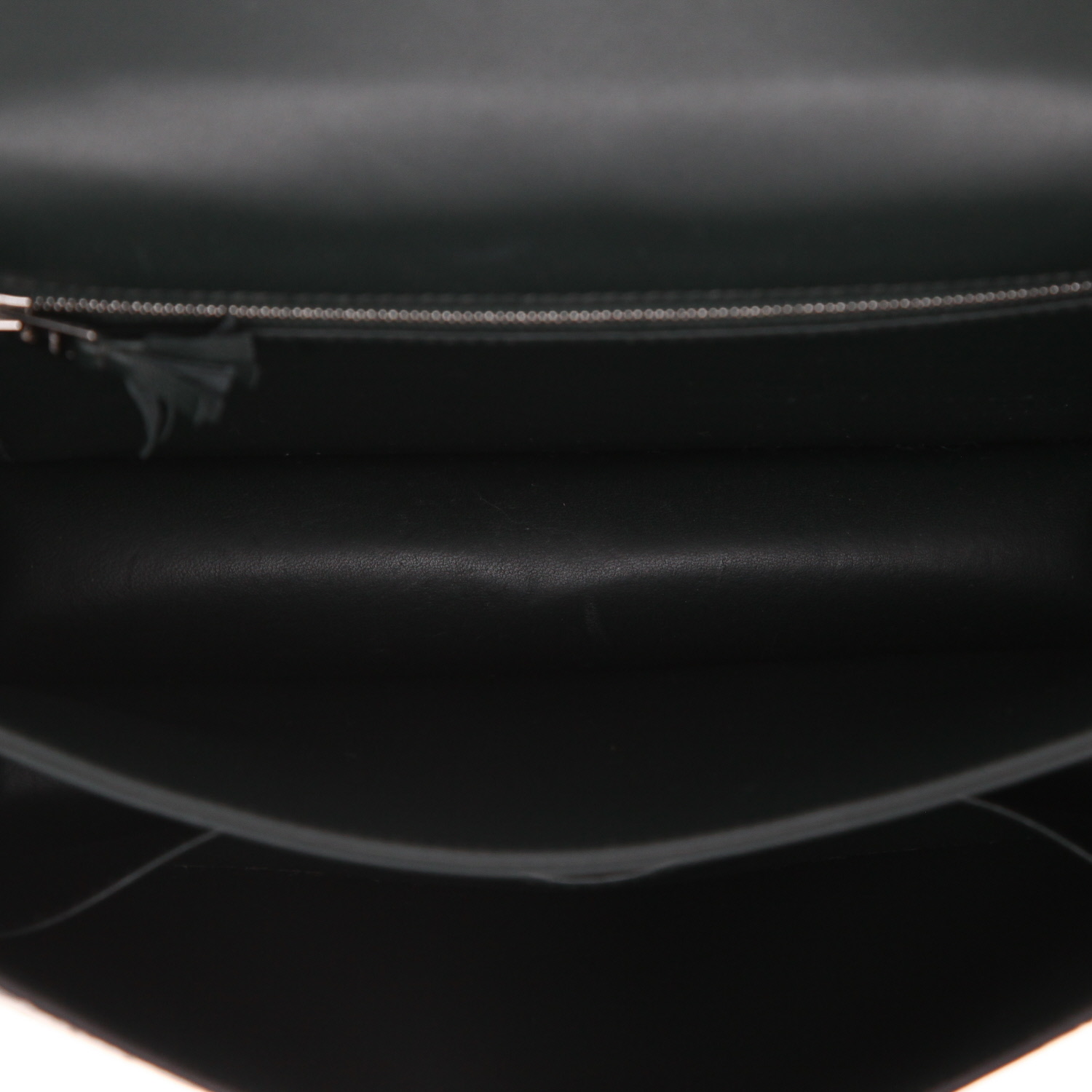 Bolso de mano Hermès  Constance en cocodrilo verde - Detail D3