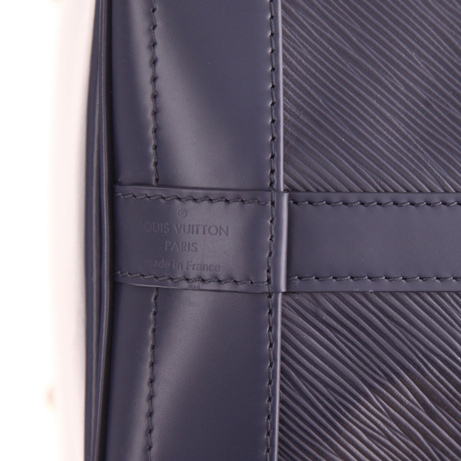 Louis Vuitton Noé large model handbag in navy blue epi leather - Detail D2