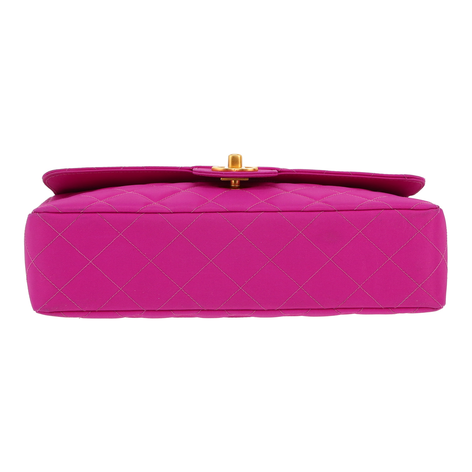 Chanel  Timeless Classic shoulder bag  in fushia pink quilted canvas - Detail D1