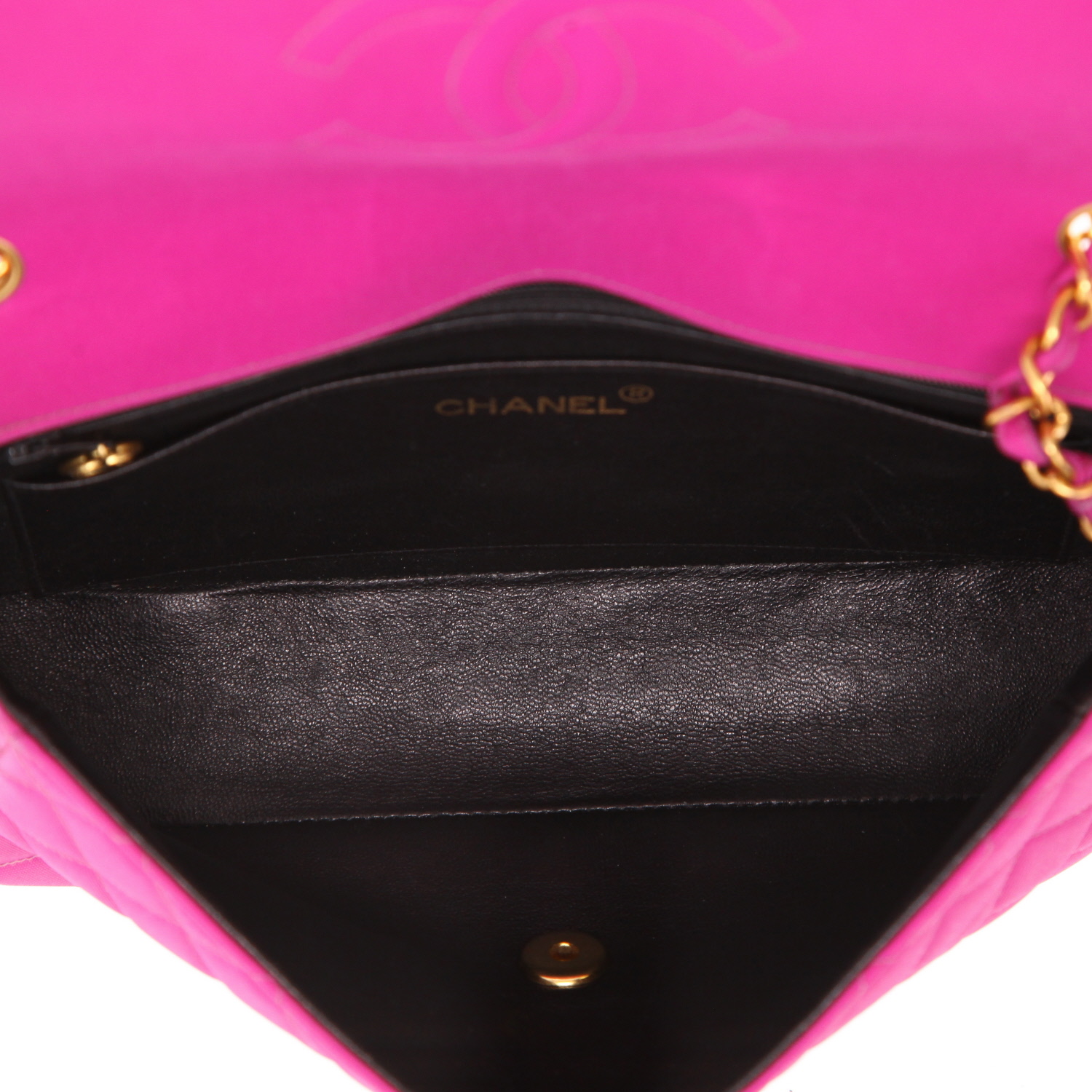 Chanel  Timeless Classic shoulder bag  in fushia pink quilted canvas - Detail D3