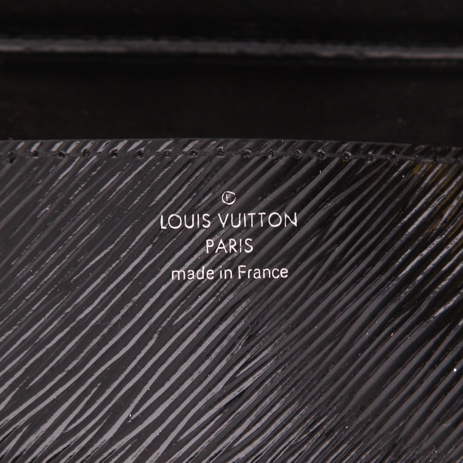 Louis Vuitton Twist small model shoulder bag in black patent epi leather - Detail D2