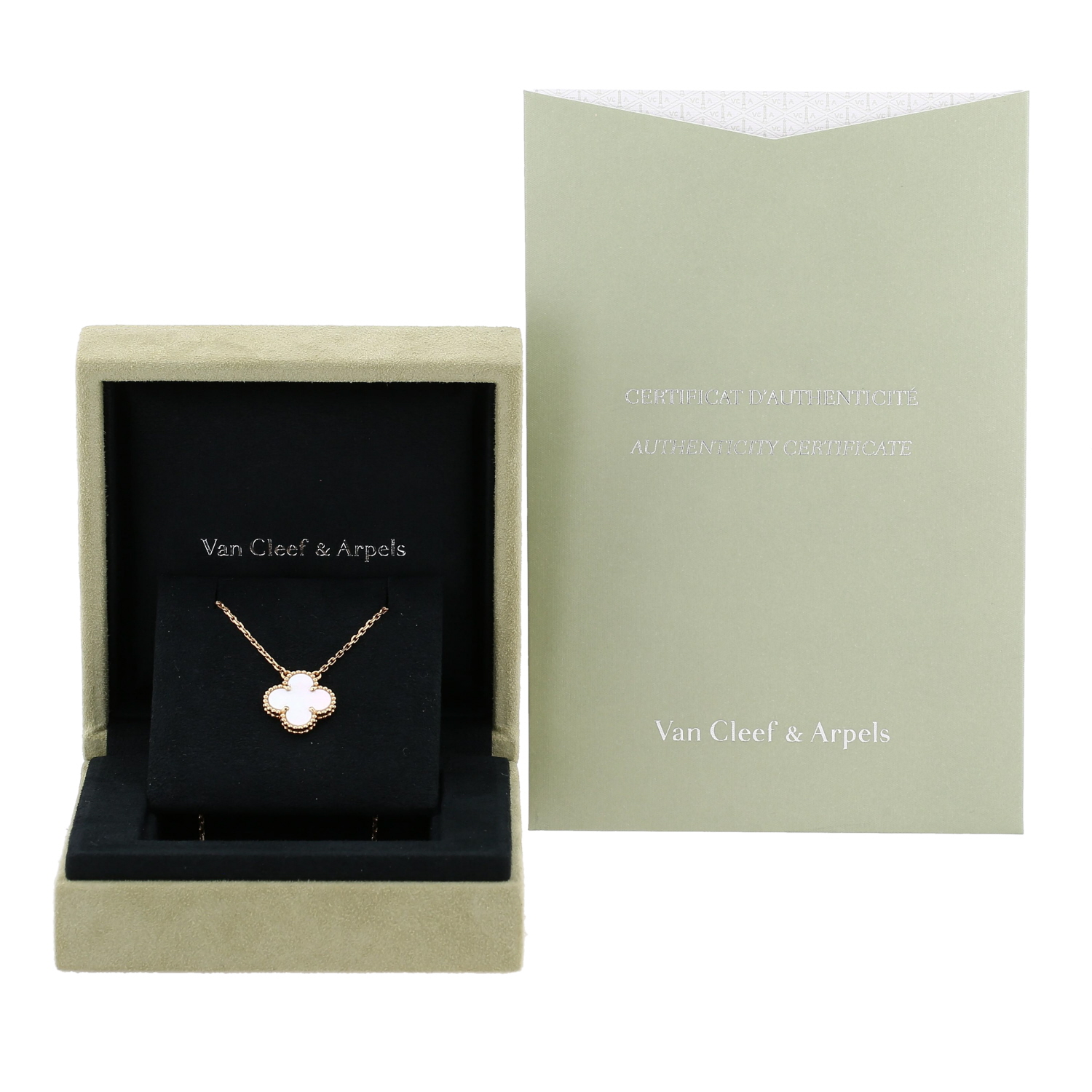 Van Cleef & Arpels Vintage Alhambra necklace in yellow gold and mother of pearl - Detail D2