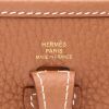 Bolso bandolera Hermès  Mini Evelyne en cuero togo color oro - Detail D2 thumbnail