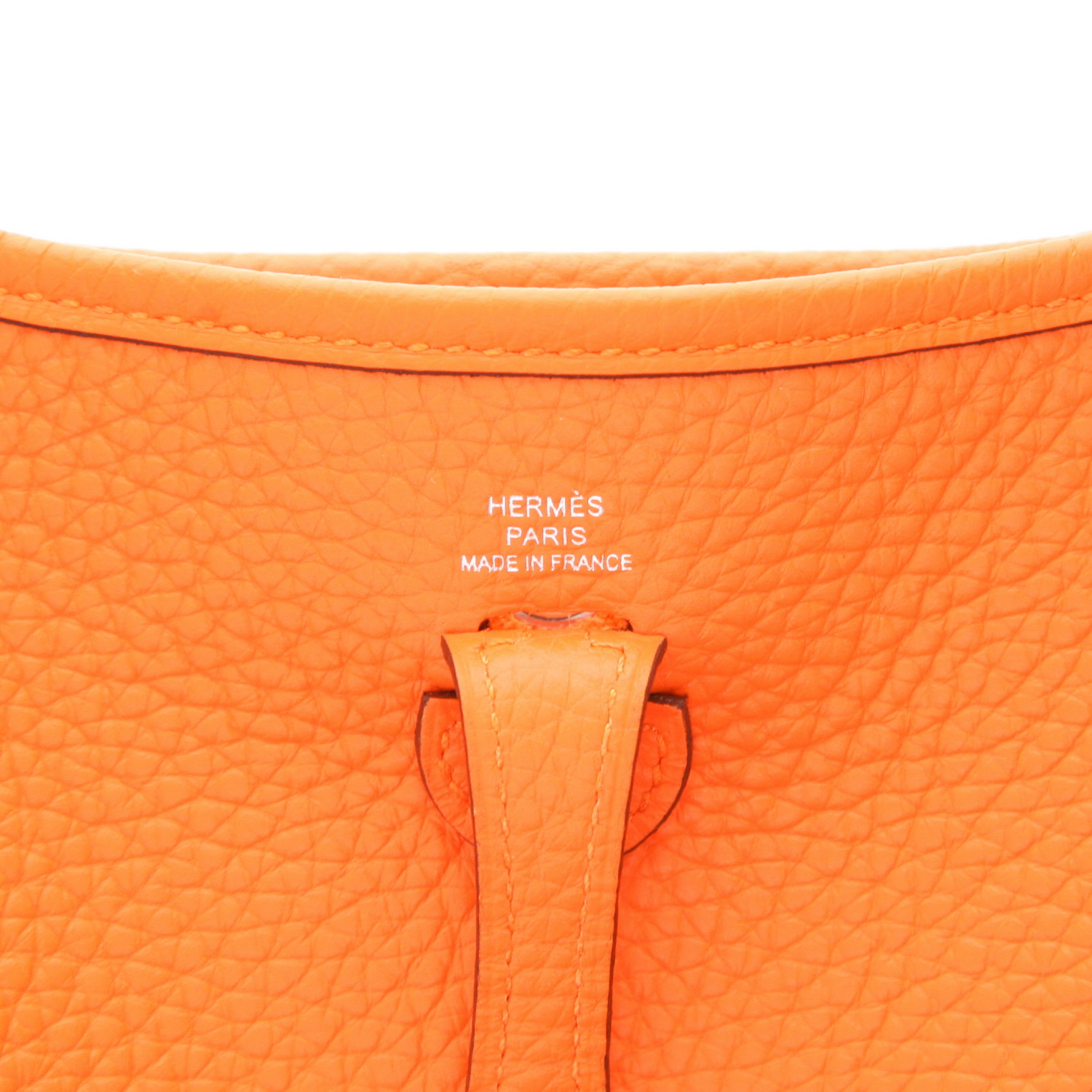 Hermès  Mini Evelyne shoulder bag  in orange leather taurillon clémence - Detail D2