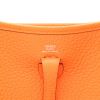 Bolso bandolera Hermès  Mini Evelyne en cuero taurillon clémence naranja - Detail D2 thumbnail