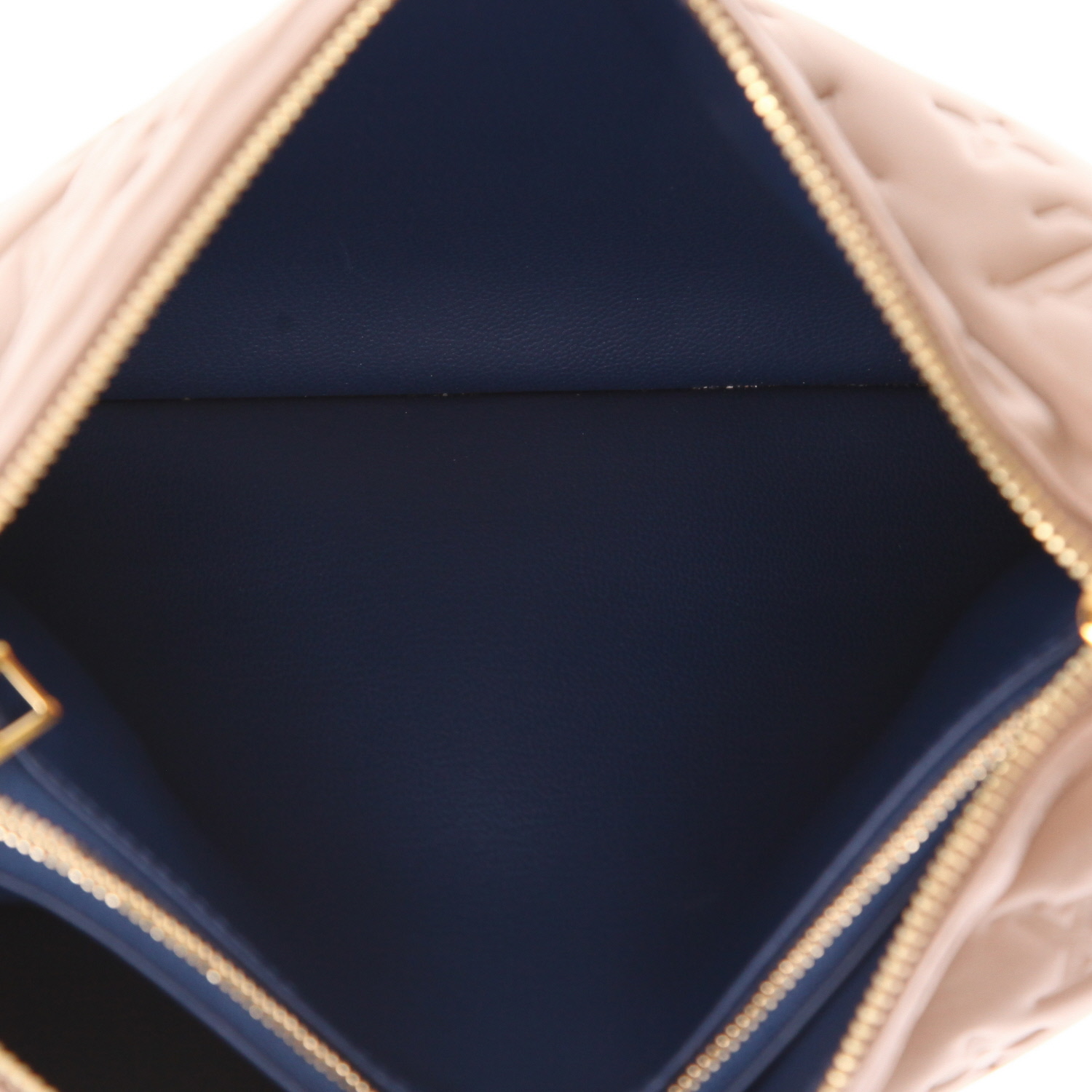 Sac bandoulière Louis Vuitton  Coussin petit modèle  en cuir monogram taupe - Detail D4