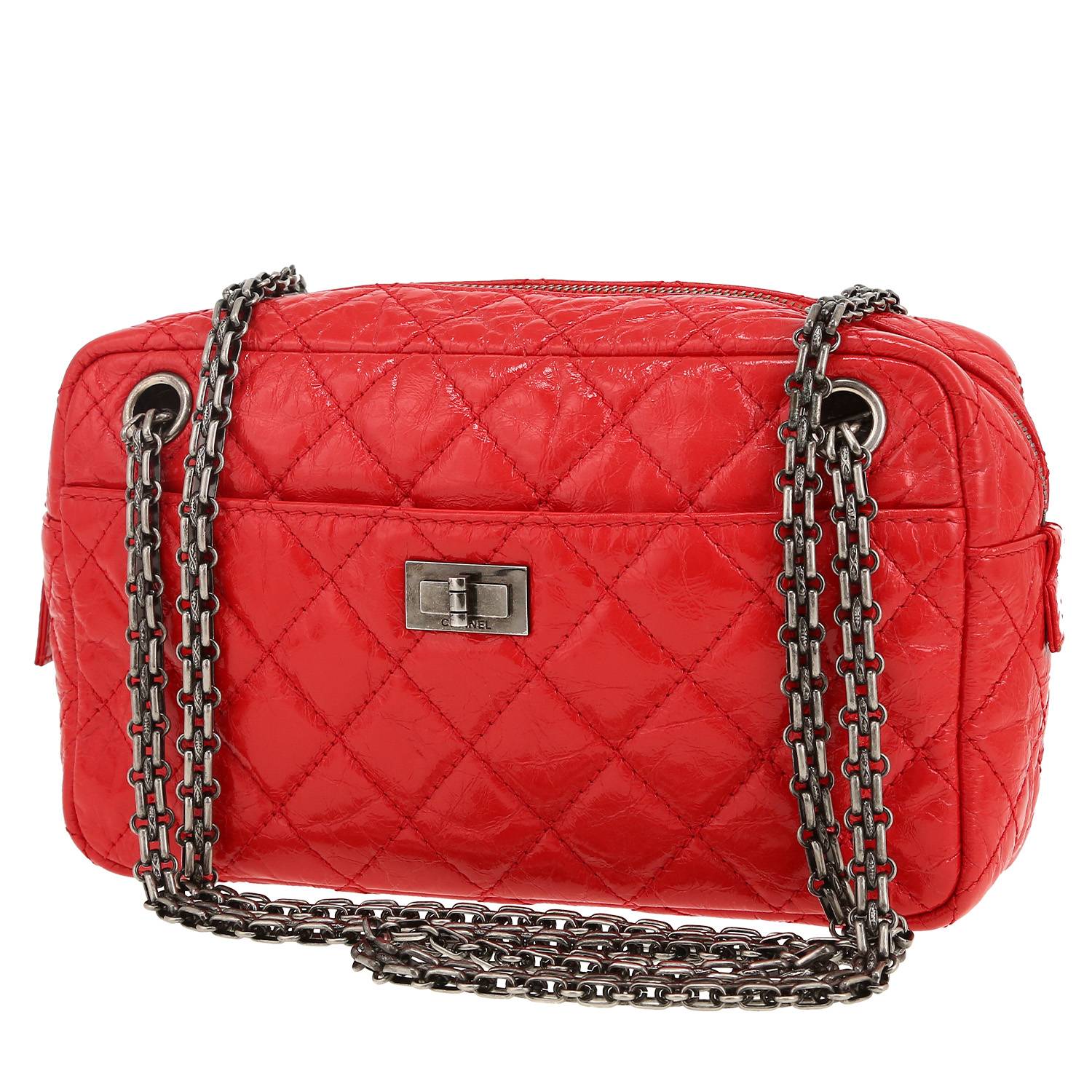 Chanel Camera shoulder bag in red quilted leather