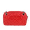 Chanel  Camera shoulder bag  in red quilted leather - Detail D4 thumbnail