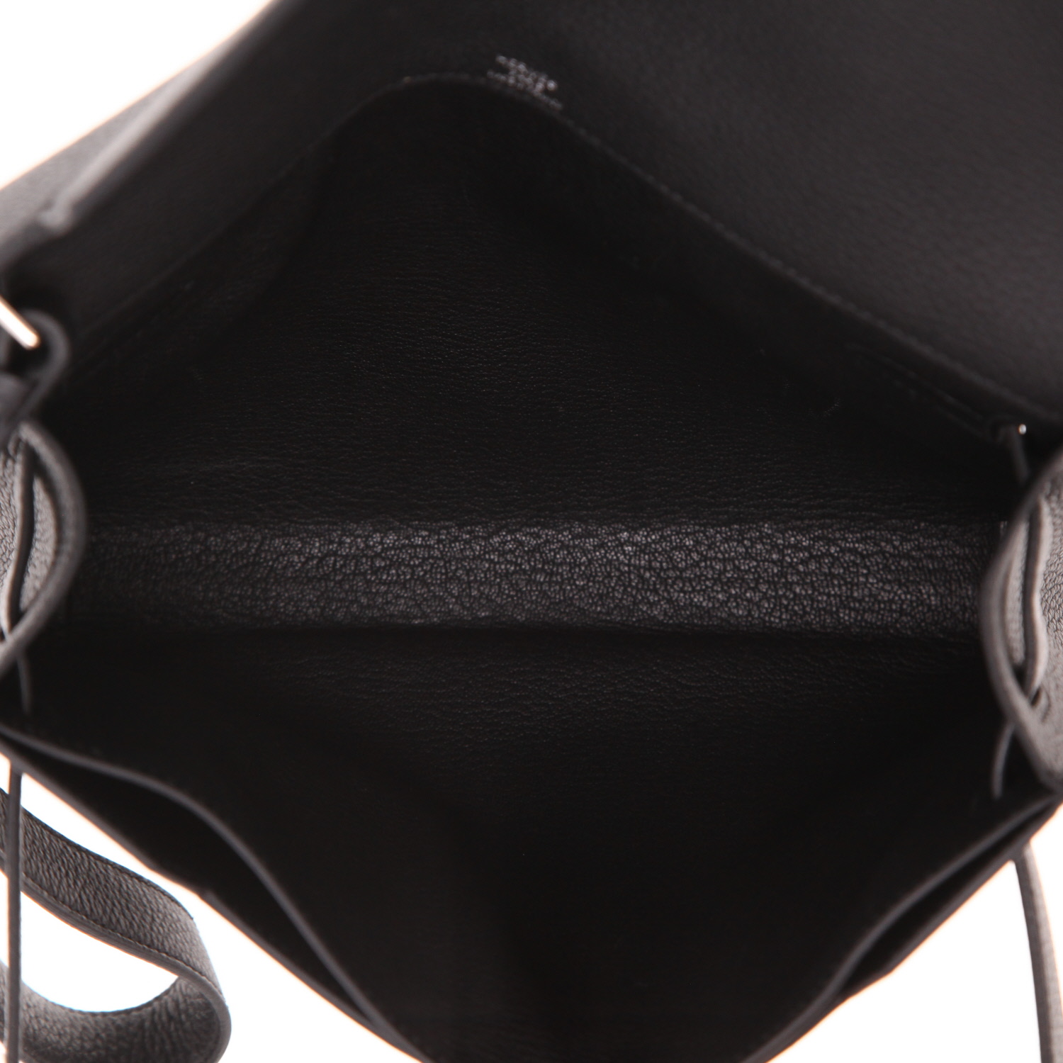 Bolso de mano Hermès  Kelly Dépêches en cuero togo negro - Detail D3