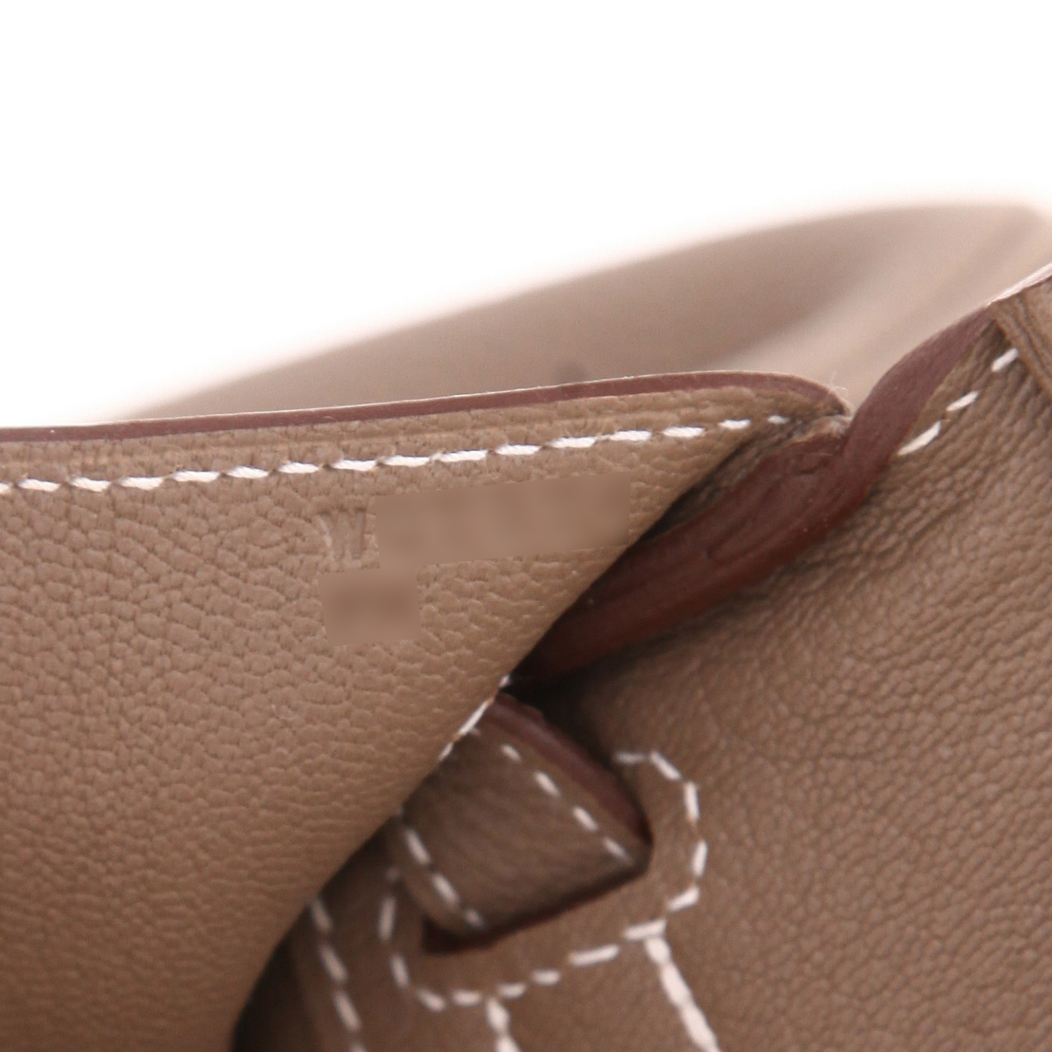 Bolso de mano Hermès  Birkin 30 cm en cuero togo marrón etoupe - Detail D4