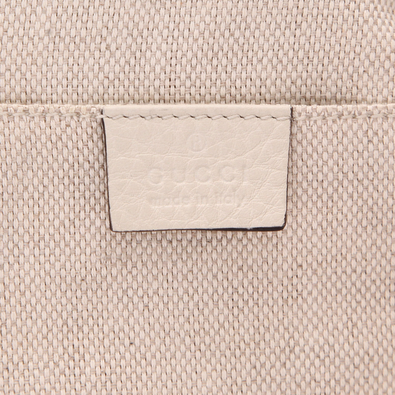 Bolso bandolera Gucci  Soho Disco en cuero granulado blanco - Detail D2