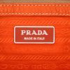 Bolso de mano Prada   en cuero granulado naranja - Detail D2 thumbnail