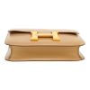 Bolso de mano Hermès  Constance en cuero box beige - Detail D1 thumbnail