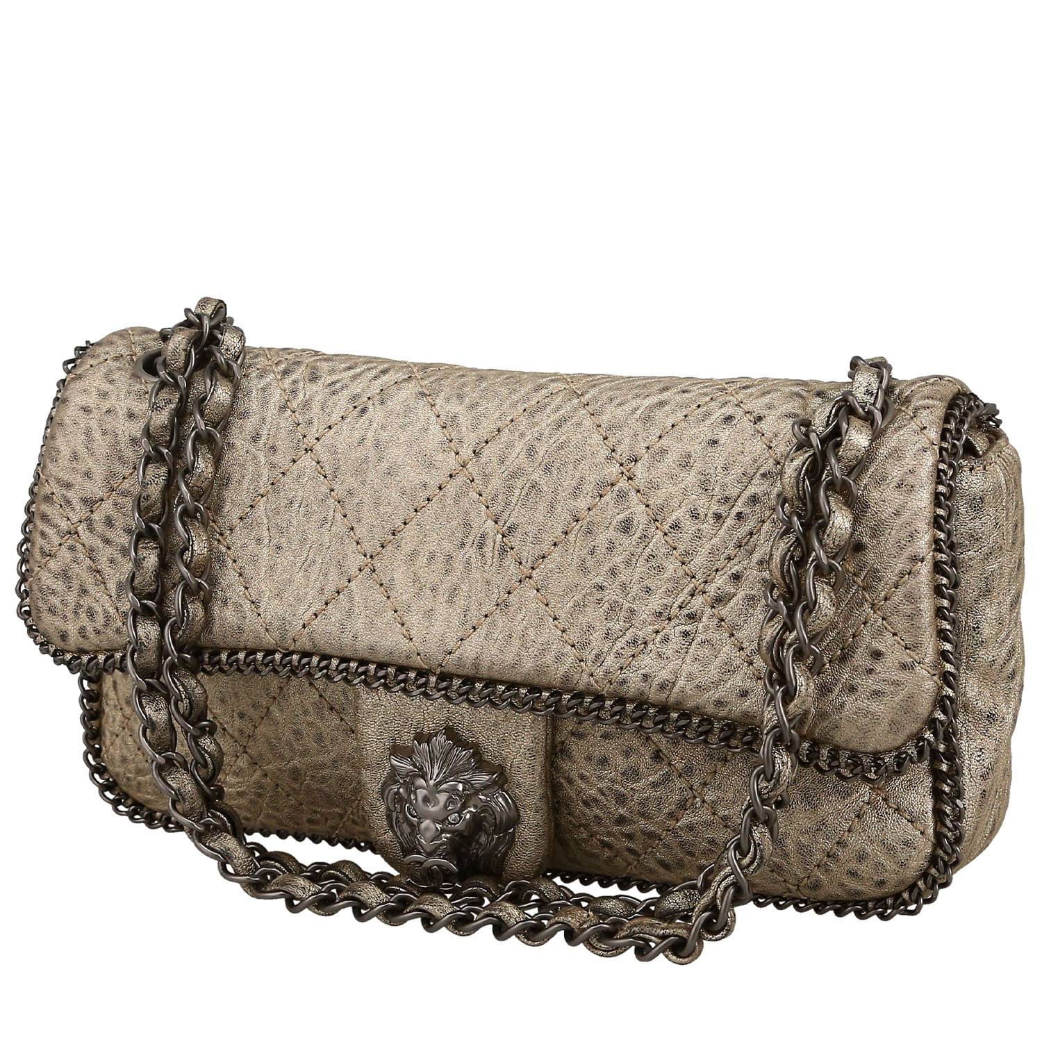 Chanel handbag in grey leather