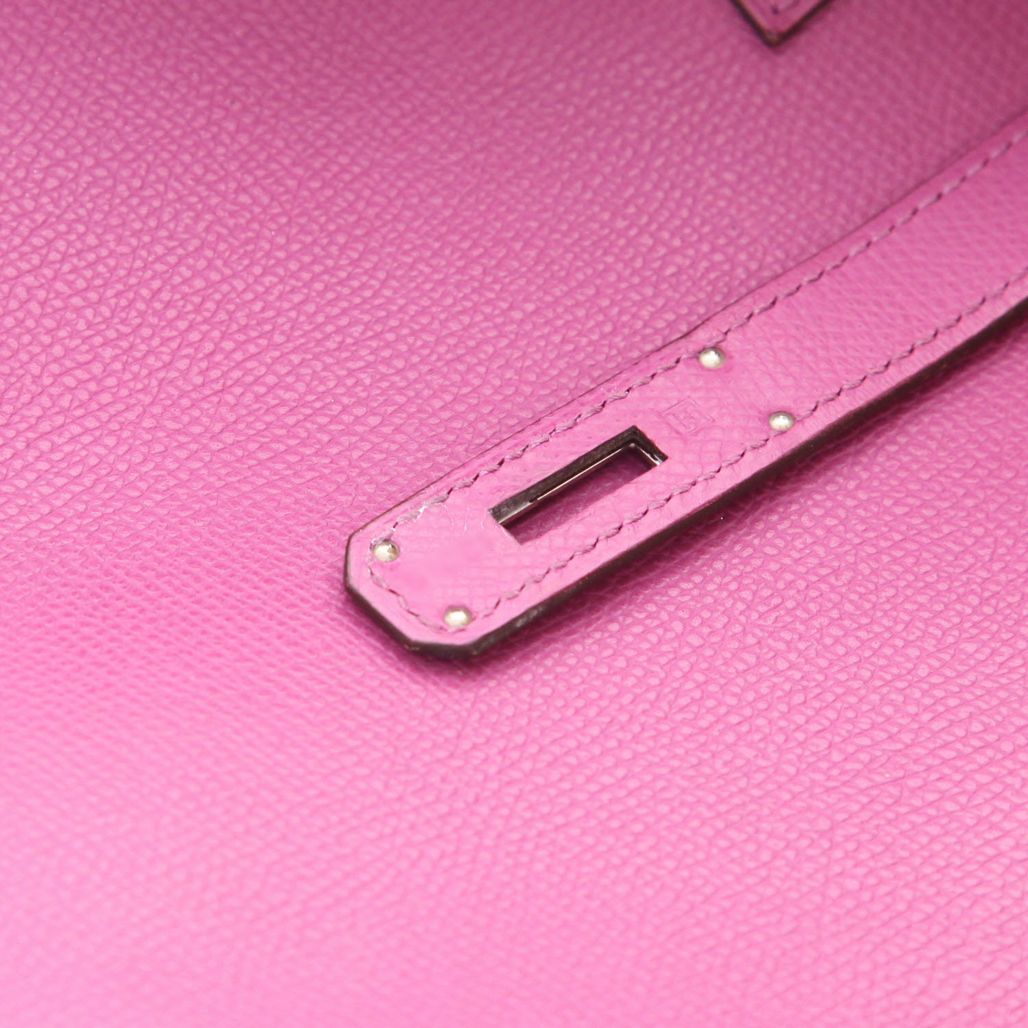 Bolso de mano Hermès  Birkin 30 cm en cuero epsom violeta Cyclamen - Detail D4