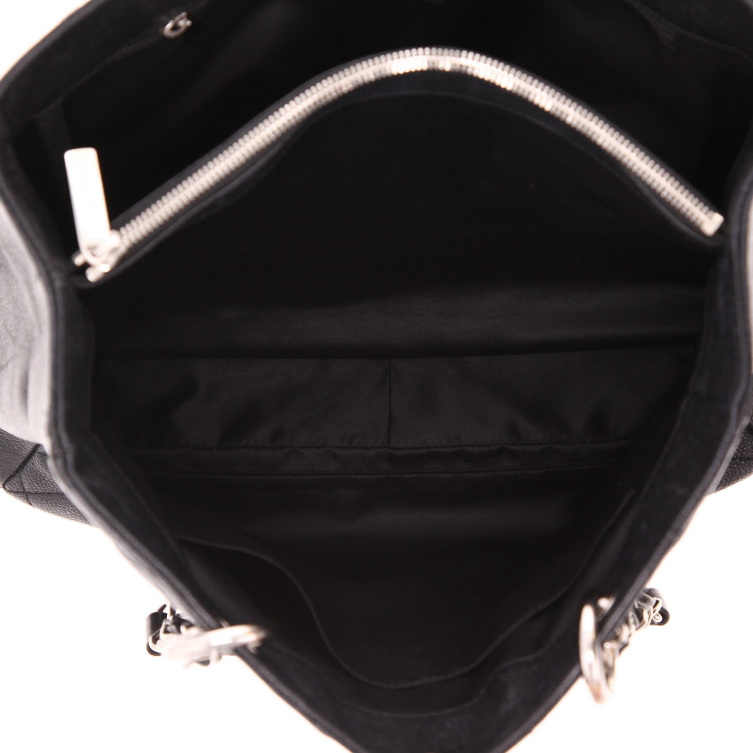 Sac à main Chanel  Shopping GST en cuir grainé matelassé noir - Detail D3