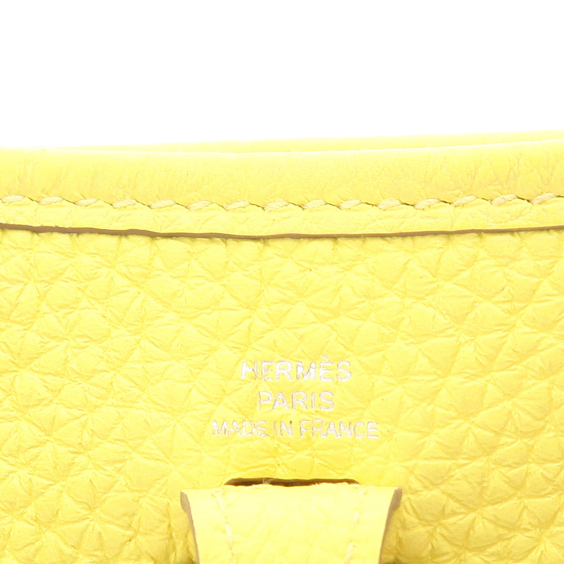 Hermès  Evelyne 16 cm shoulder bag  in yellow Lime leather taurillon clémence - Detail D2