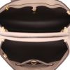 Bolso de mano Louis Vuitton  Capucines en cuero granulado beige - Detail D3 thumbnail