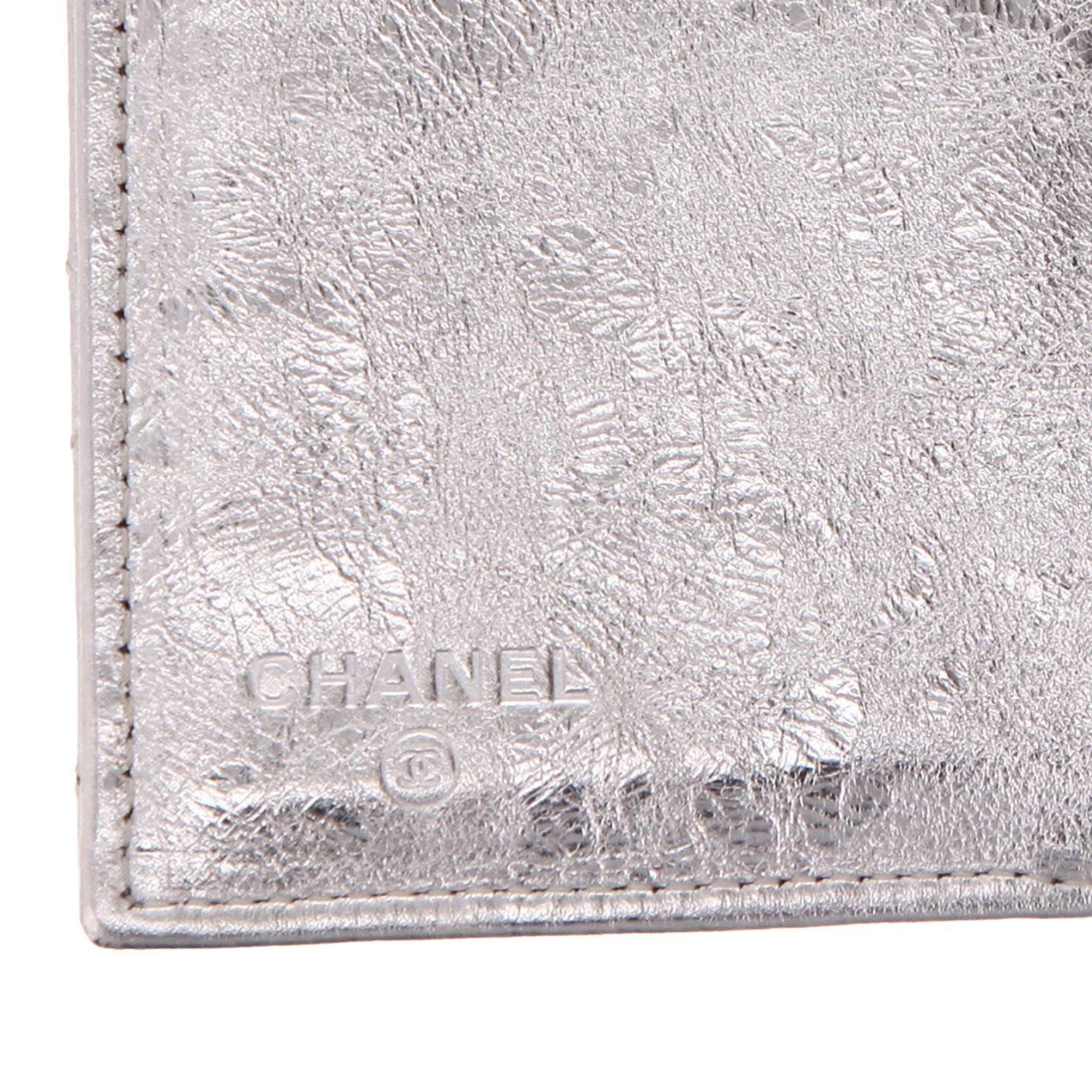 Billetera Chanel  Chanel 2.55 - Wallet en cuero acolchado plateado - Detail D2