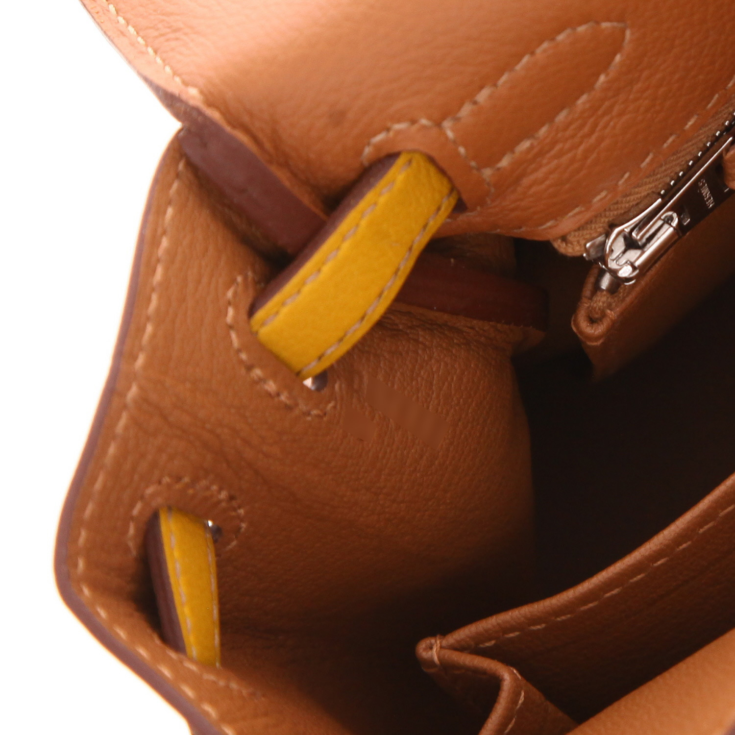 Sac à main Hermès  Kelly 25 cm en cuir Swift Gold et Jaune Ambre - Detail D4