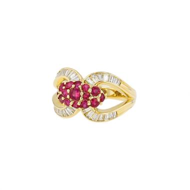 Bague Vintage  en or jaune, diamants et rubis